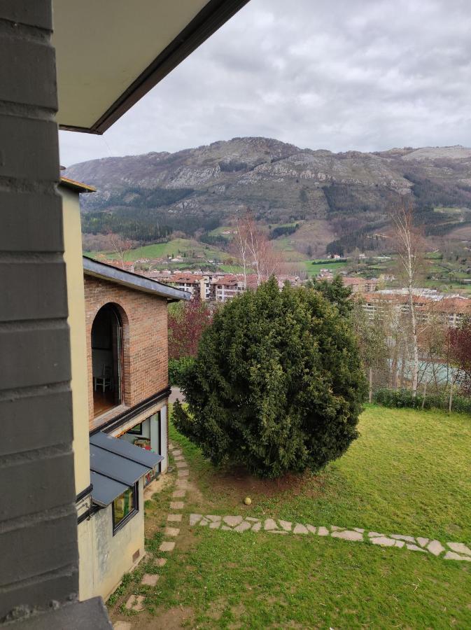 Abaraxka Hostel Disfruta La Via Verde Del Urola Hasta La Playa - Naturaleza Montanas Y Riqueza Cultural Azcoitia Buitenkant foto