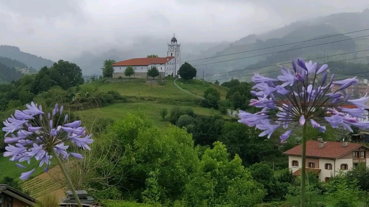Abaraxka Hostel Disfruta La Via Verde Del Urola Hasta La Playa - Naturaleza Montanas Y Riqueza Cultural Azcoitia Buitenkant foto